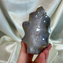 Load image into Gallery viewer, Crystallized Orca Agate Flame (1lb2oz)