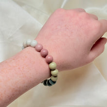 Load image into Gallery viewer, Alashan Agate Stretch Bracelet (approx 7” fit size)