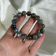 Load image into Gallery viewer, Ultra Flashy Labradorite Bracelet A
