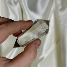 Load image into Gallery viewer, Clear Quartz Vogel D (imperfect)