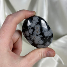 Load image into Gallery viewer, Snowflake Obsidian Palmstone A