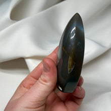 Load image into Gallery viewer, Brazilian Agate Flame E (130g)