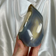 Load image into Gallery viewer, Funky Orca Agate Flame