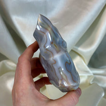 Load image into Gallery viewer, Pastel Orby Orca Agate Flame (1lb3oz)