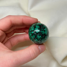Load image into Gallery viewer, Malachite Egg Carving