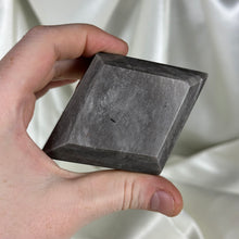 Load image into Gallery viewer, Sheen Obsidian Diamond Carving D