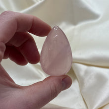 Load image into Gallery viewer, Gemmy Star Rose Quartz Drilled Teardrop Carving A