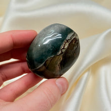 Load image into Gallery viewer, Polychrome Jasper Palmstone L