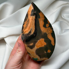 Load image into Gallery viewer, Tiger Jasper Flame (590g)