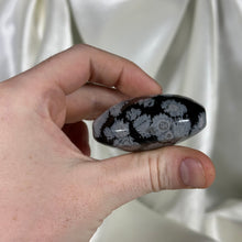 Load image into Gallery viewer, Snowflake Obsidian Palmstone C