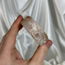 Load image into Gallery viewer, Flower Agate Pedestal Carving D