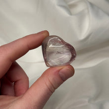 Load image into Gallery viewer, UV Reactive Phantom Amethyst Heart Carving G