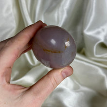 Load image into Gallery viewer, Glowy Mauve-Blue Rose Quartz Palmstone