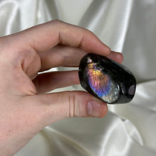 Load image into Gallery viewer, Purple and Silver Labradorite Freeform