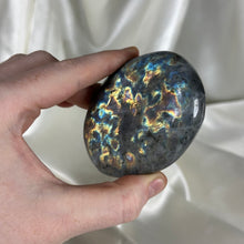 Load image into Gallery viewer, XL Labradorite Palmstone
