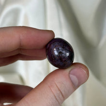 Load image into Gallery viewer, Star Ruby Wand A