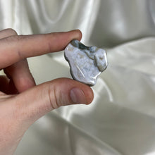 Load image into Gallery viewer, 8th Vein Ocean Jasper Tumble E