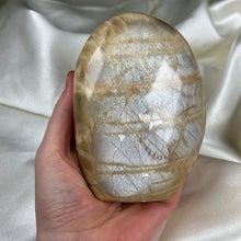 Load image into Gallery viewer, Peach Moonstone Freeform (1lb9oz)