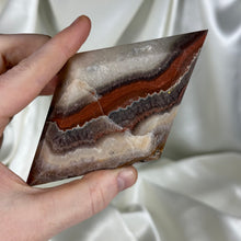 Load image into Gallery viewer, Lace Amethyst Diamond Carving A