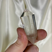 Load image into Gallery viewer, Clear Quartz Vogel F (imperfect)