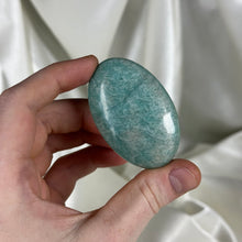 Load image into Gallery viewer, Super Flashy Amazonite Palmstone A