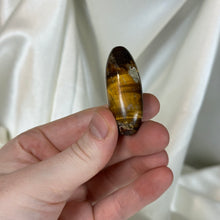 Load image into Gallery viewer, Tigers Eye Shiva Carving