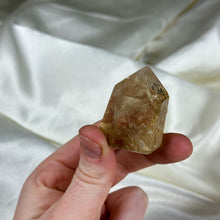 Load image into Gallery viewer, Small Citrine Tower