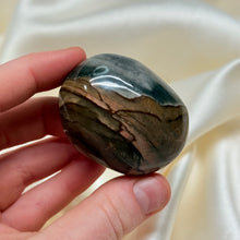 Load image into Gallery viewer, Polychrome Jasper Palmstone L