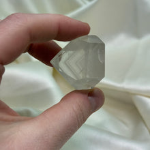 Load image into Gallery viewer, Gorgeous Phantom Quartz Tower