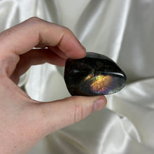 Load image into Gallery viewer, Purple and Silver Labradorite Freeform