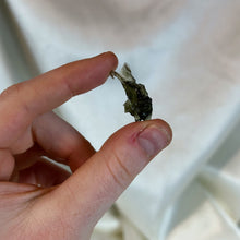 Load image into Gallery viewer, 2g Angel Chime Moldavite