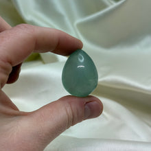 Load image into Gallery viewer, Fluorite Egg E
