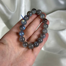 Load image into Gallery viewer, Ultra Flashy Labradorite Bracelet C