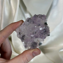 Load image into Gallery viewer, Amethyst Flower Plate B
