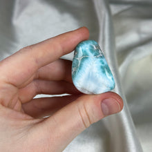 Load image into Gallery viewer, XL Larimar Tumble C
