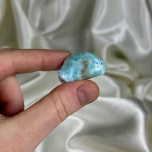 Load image into Gallery viewer, Larimar Cloud B
