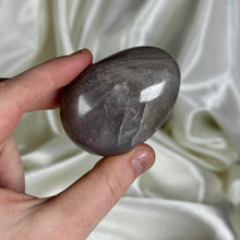 Load image into Gallery viewer, Deep Smoky Purple-Blue Rose Quartz Palmstone