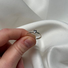 Load image into Gallery viewer, Size 7 Sterling Silver Meteorite Star Carving Ring A