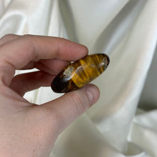 Load image into Gallery viewer, Tigers Eye Shiva Carving