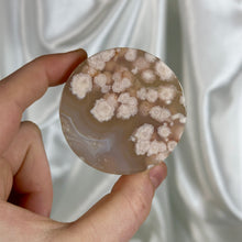 Load image into Gallery viewer, Flower Agate Pedestal Carving J