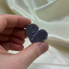 Load image into Gallery viewer, Amethyst Heart Carving A