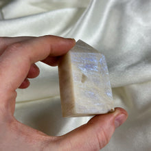 Load image into Gallery viewer, Belomorite Sunstone with Moonstone Tower E