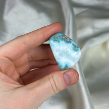 Load image into Gallery viewer, XL Larimar Tumble C