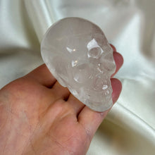Load image into Gallery viewer, Quartz Skull Carving D