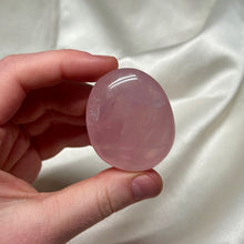 Load image into Gallery viewer, Star Rose Quartz Palmstone G