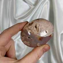 Load image into Gallery viewer, Flower Agate Palmstone G