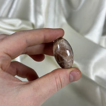 Load image into Gallery viewer, Sunstone Shiva Carving D