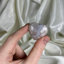 Load image into Gallery viewer, Flower Agate Heart Carving G