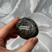 Load image into Gallery viewer, Black Moonstone Palmstone A