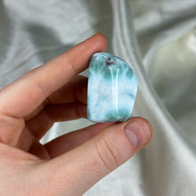 Load image into Gallery viewer, XL Larimar Tumble A